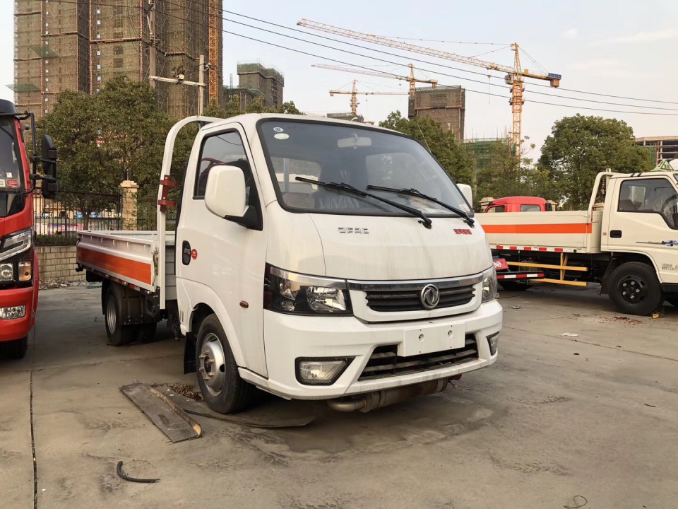 湖北程力東風(fēng)途逸小型氣瓶運(yùn)輸車 (2)