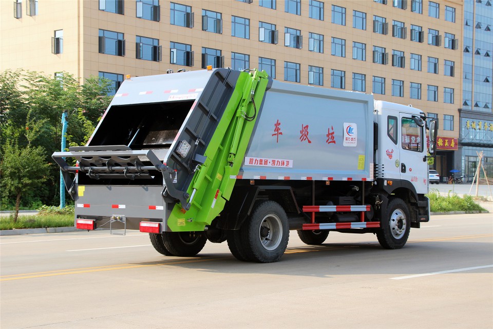 東風(fēng)多利卡14方程力壓縮垃圾車 (17)