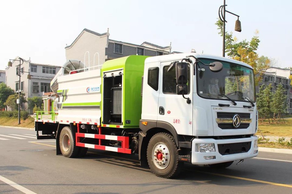 國(guó)六東風(fēng)D9程力多功能抑塵車(chē)霧炮車(chē)降塵車(chē) (3)