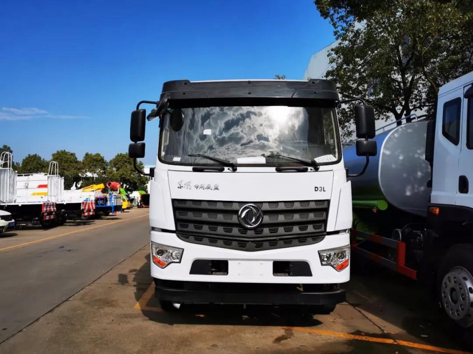 國六東風(fēng)專底后八輪程力噴霧車霧炮車抑塵車 (3)